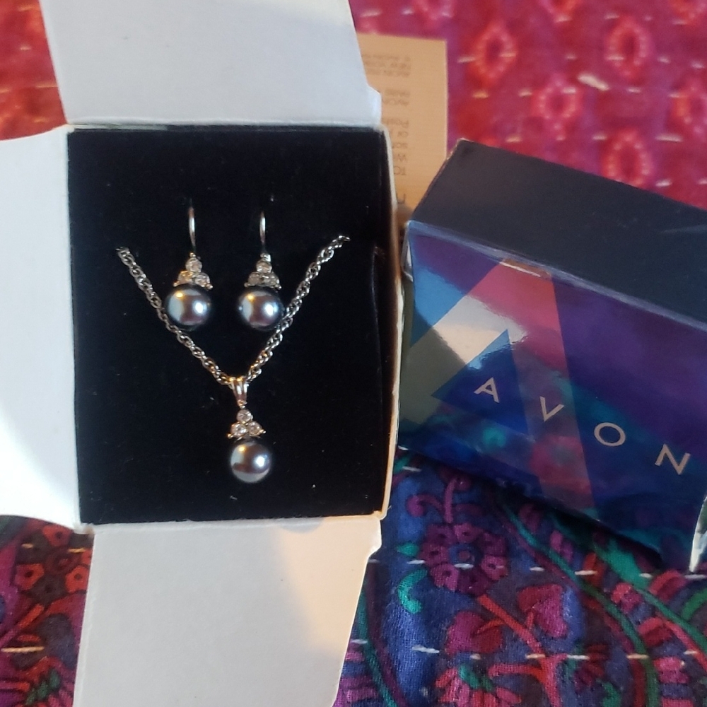 Avon Vintage Silver and Black Pearl Earring Set